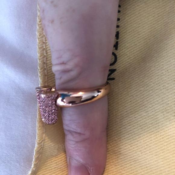 Louis Vuitton V ring rose gold swarosky crystals - Picture 5 of 8